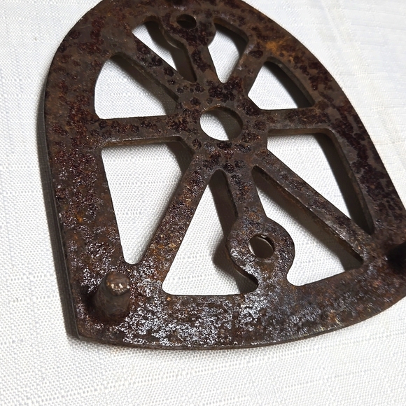 Vintage Antique Sad Iron Trivet Stand Rustic Patina Metal Cast Iron Primitive - Picture 13 of 17